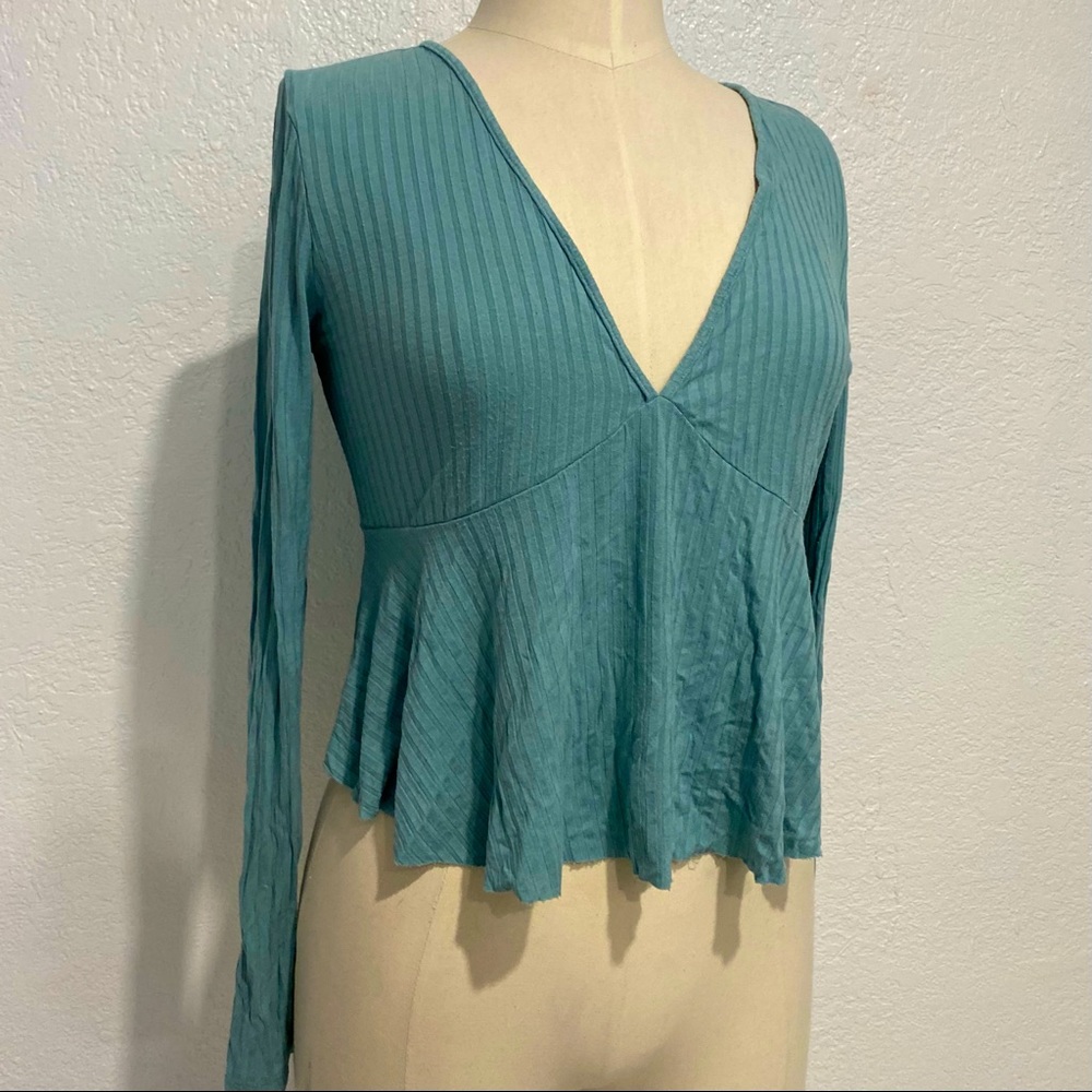 long sleeve ribbed v neck shirt